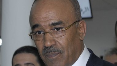 Bedoui exhorte la population à contribuer aux efforts de la défense de la Nation