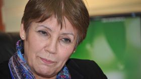 تلميذ مصاب بالتوحّد يبكي وزيرة التربية بن غبريط في تبسة