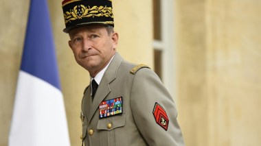 Le chef d'état-major des armées françaises annonce sa démission