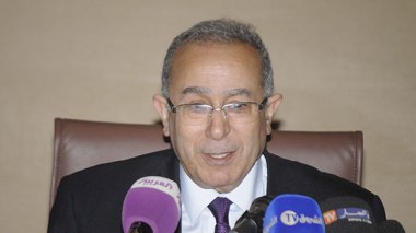 Algeria retroactively protests to France over “Maariv” journalist being part of French PM Valls’ delegation