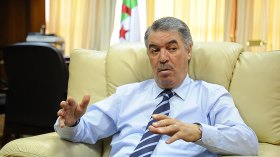 بحوث ماستر “كوبي كولي”… والدكاترة “أطرش في الزفة”!