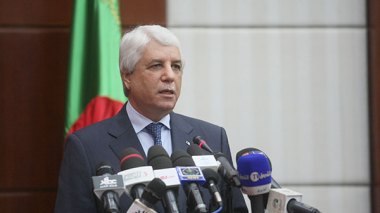 Rachat El Khabar: Louh exhorte la société à s’abstenir de tout commentaire