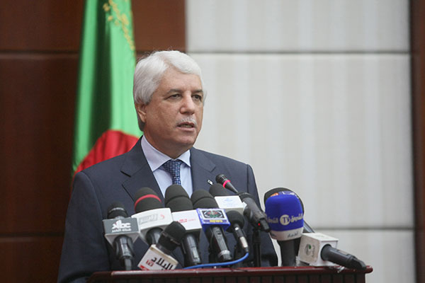 Rachat El Khabar: Louh exhorte la société à s’abstenir de tout commentaire