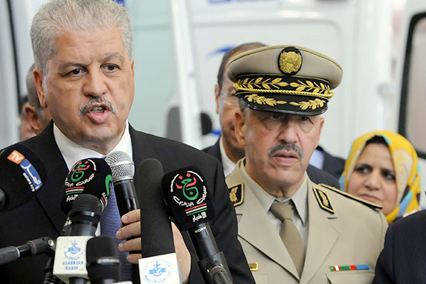 Sellal: «La conjoncture actuelle ne permet pas une retraire dès 40 ans»