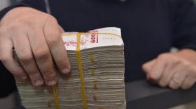 موظف يختلس مليارين نقدا من صندوق التوفير ويفر إلى تونس