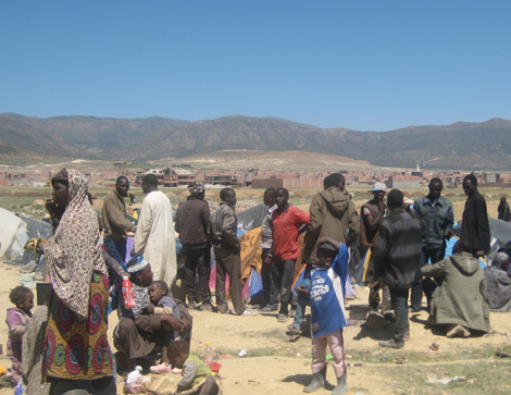 Hundreds of tribes coming from Niger install camps in Batna