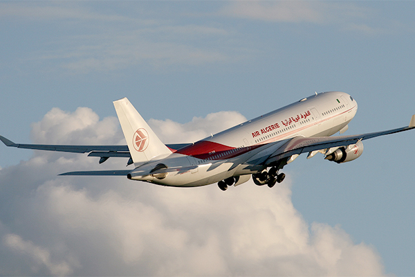 Un avion algérien survole les territoires occupés !