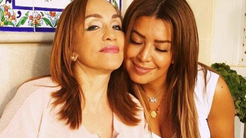 مولودة بوشوشة تنهي قطيعتها مع أحلام مستغانمي!!