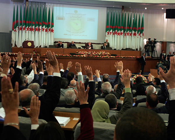 63 parlementaires réclament un débat sur la situation économique