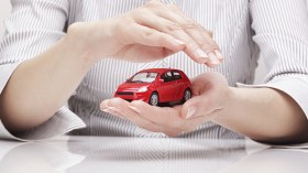 600 دينار زيادة في تأمين السيارات.. وتأمينات “حلال” لأول مرة!