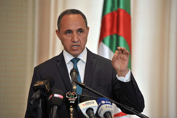 Mihoubi ordonne la levée d’interdiction des photos dans les musées