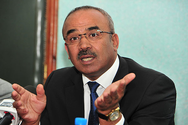 2016: Noureddine bedoui promet une administration sans papiers