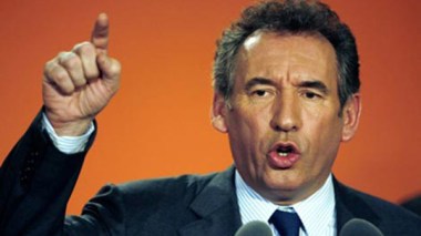 Présidentielles France : Bayrou renonce et soutient Macron !
