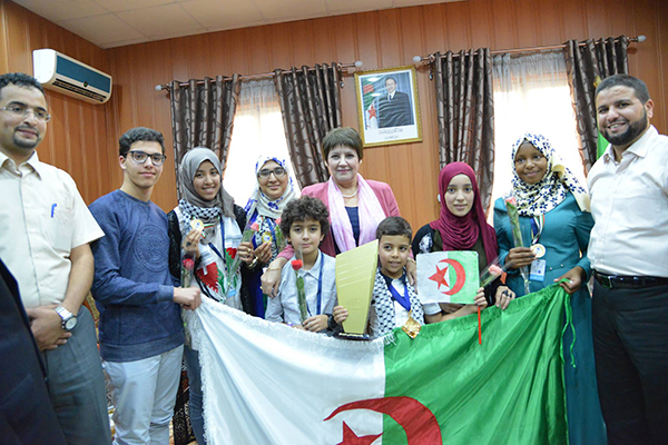 Mohamed Abdellah Djeloud honoré par la ministre de l'Education