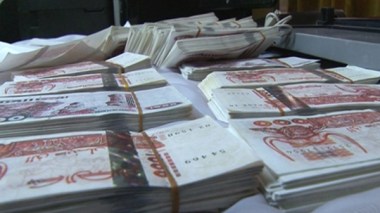 Algerians Need 50 Thousand Billion Centimes (DA) Or 5 Billion Dollars To Wrap Up The Year 2017