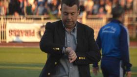 بيرة ينسحب من منصب المدير الفني لاتحاد الجزائر