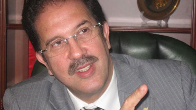 مصطفى بيراف يوقع على اتفاقية بين “الأكنوا” والاتحاد الإفريقي