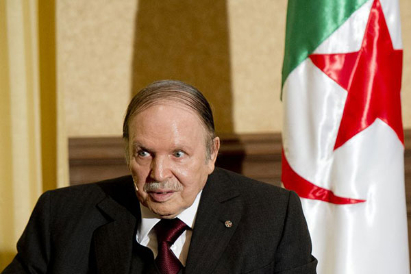 Bouteflika à propos de la chute des hydrocarbures: «L’Algérie est capable d'y faire face»