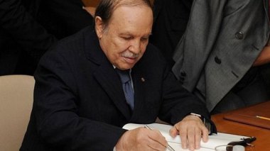 President Bouteflika signs Six International Cooperation Decrees