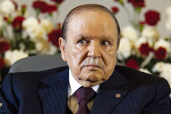 Bouteflika regagne Alger