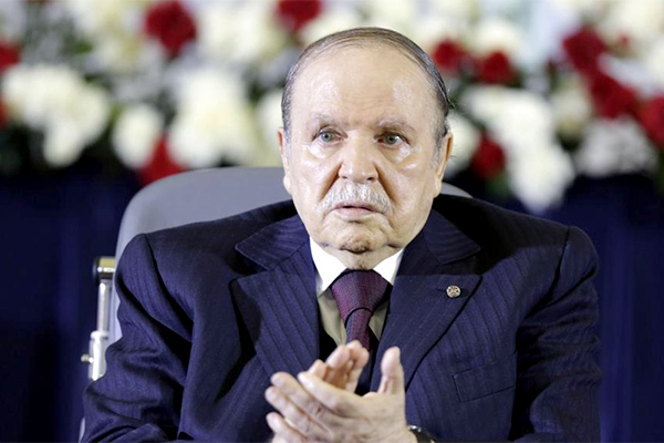 Décret présidentiel: Bouteflika dissout officiellement le DRS