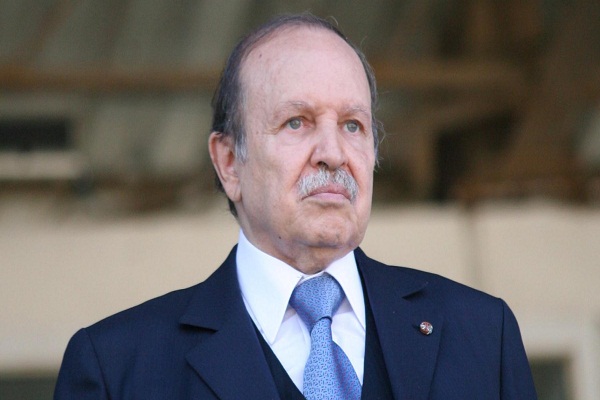 Bouteflika : « Les foyers de tension que connait notre voisinage représentent un défi pour notre pays »
