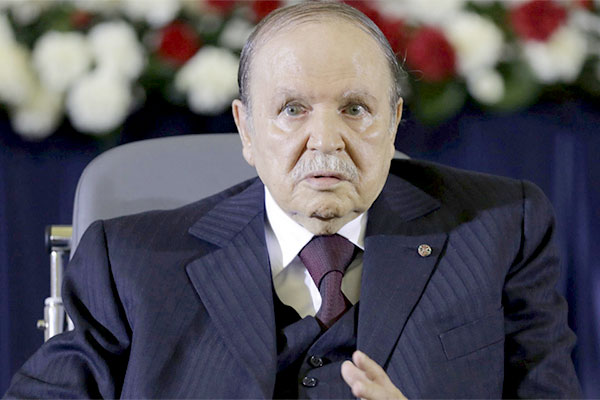 Bouteflika regagne Alger