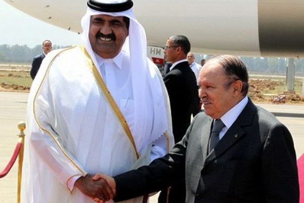 Le président Bouteflika reçoit l'Emir du Qatar Cheikh Hamad Ben Khalifa Al Thani