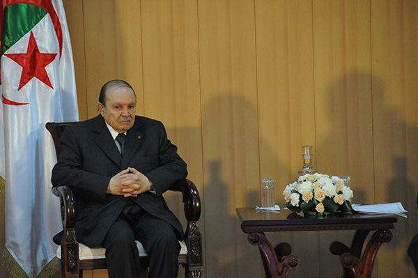 Bouteflika aux Journalistes : « Dissuadez les complots qui se trament contre nous »