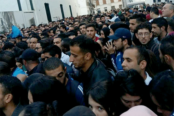 CCF : Queue interminable, indignations et évanouissements pour décrocher un visa