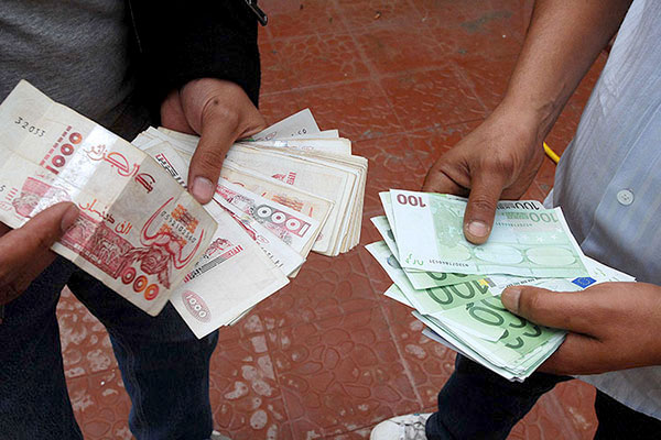 Flambée des devises: l’allocation touristique en baisse