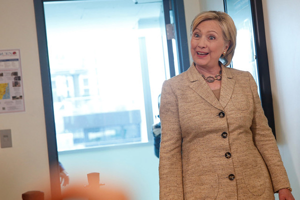 Hillary Clinton oublie des documents secrets dans hôtel russe