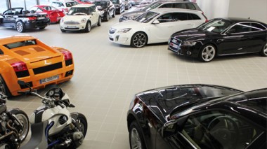 100 voitures luxueuses vendues mensuellement en Algérie!