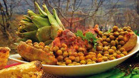 جلبانة بالقرنون بمرق أحمر