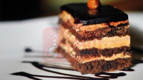 قطع حلوى الشكولاطة بالبندق