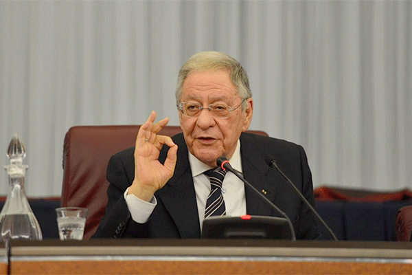 Ould Abbes : « Peugeot et Renault sont réalisés grâce au FLN »