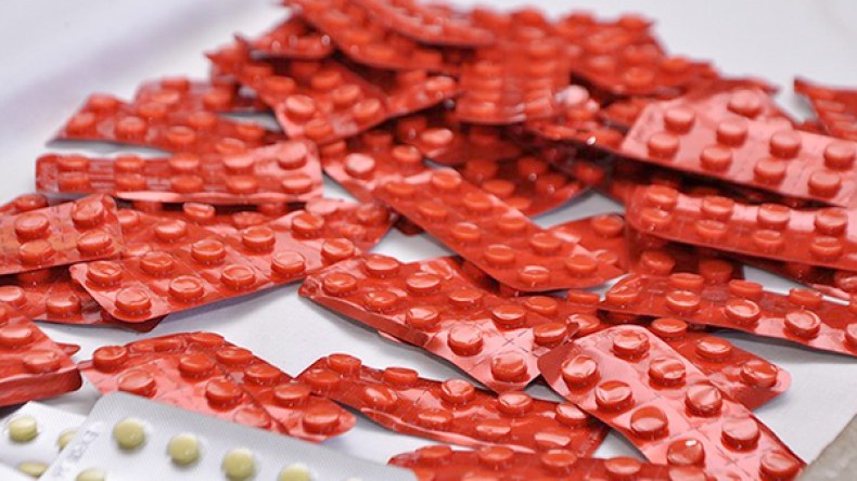 عصابة تستغل فتاة لإقتناء المهلوسات من الصيدليات وترويجها بميلة