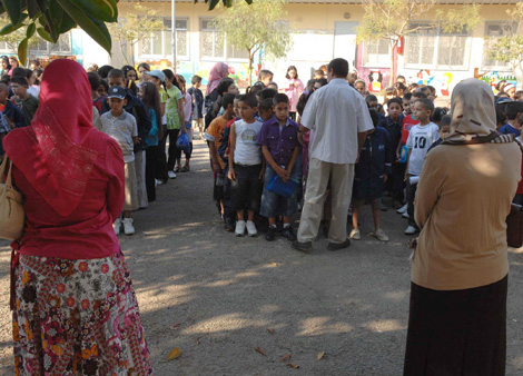 Report: Algeria teachers have lowest salary in Arab countries