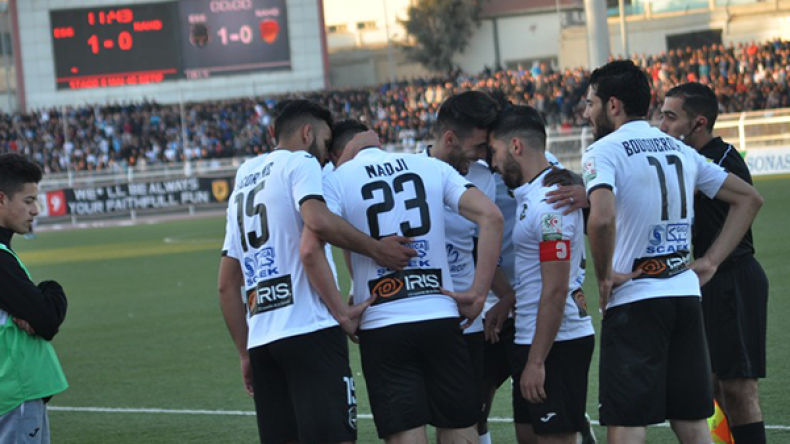 328 مليون ستسلم لوالد سيرين بحضور محضر قضائي هذا الإثنين