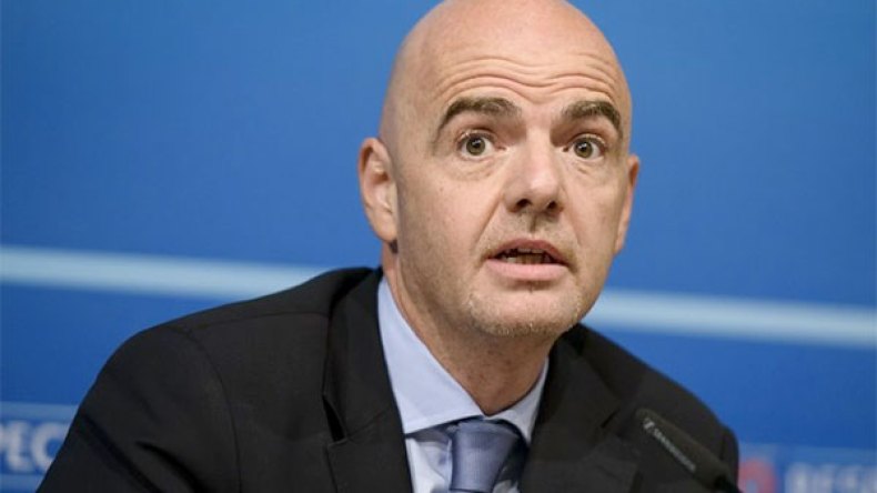 “الفيفا” تزيد من متاعب الكاميرون وتحل مكتبها التنفيذي