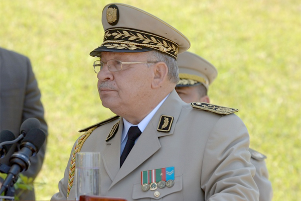 Gaïd  Salah : « Je veille personnellement sur l’état du moral de nos éléments  »