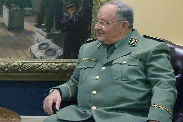 Gaïd Salah reçoit le commandant de l'Africom