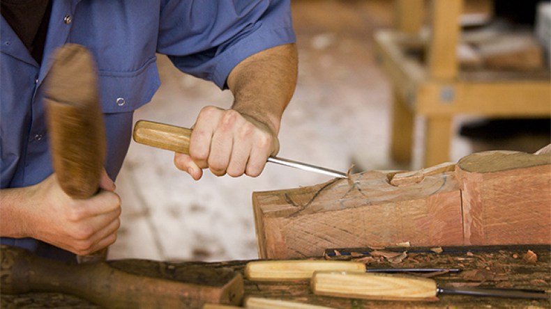 1200 ورشة نجارة أفلست و300 بائع أثاث توقف عن النشاط
