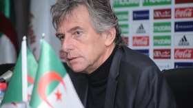 غوركوف يشق صف المنتخب الوطني بالتفريق بين المحلي والمغترب