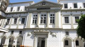 ممرّض يضمن “الصاروخ” لمريض فيورط ابنه في المهلوسات