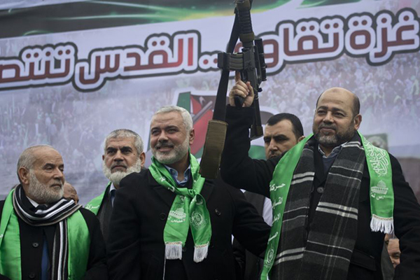 L’Egypte reçoit le Hamas, rapprochement ou avertissement ?