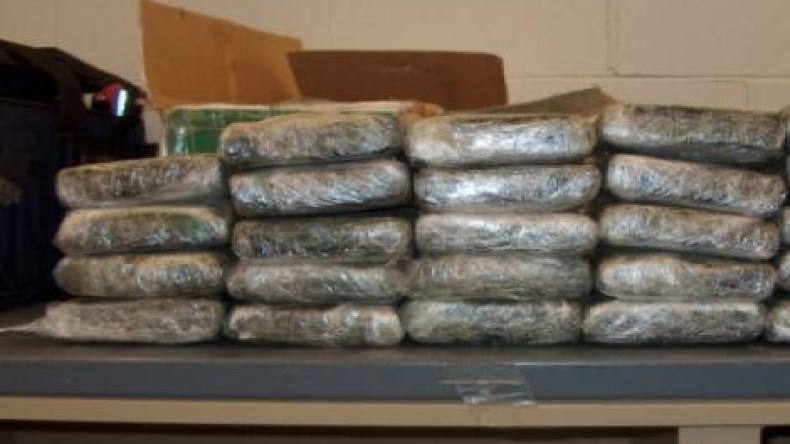 ضبط قنطار من الكيف في سيارة شرطي بوهران