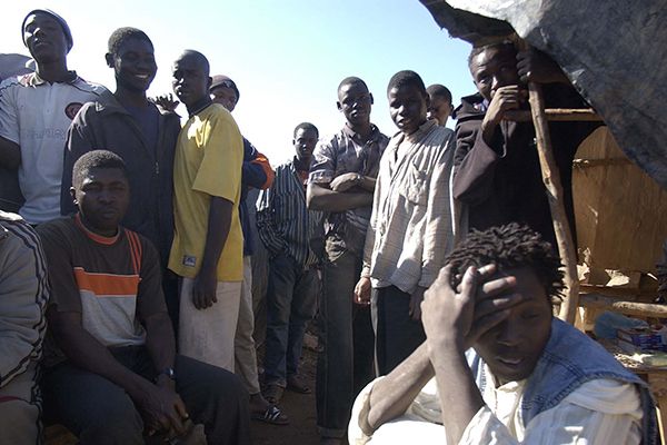 Laddh: Les Africains travaillent dans des conditions proches de l’esclavage en Algérie !