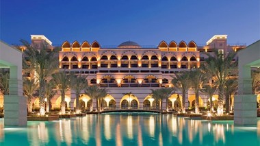 Jour de l’An en Algérie : des soirées à 25 000 da, des buches à 3000 da !