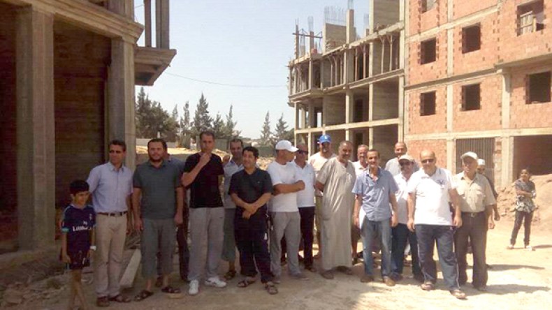 مكتتبو 264 مسكن تساهمي بخرايسية ينتفضون في عيد الثورة